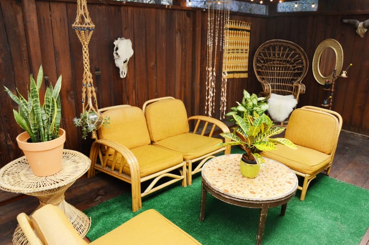 Cheap furniture outlet to buy